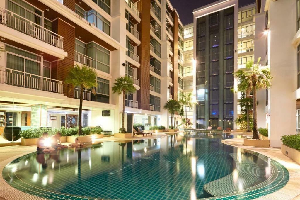 芭东艺术公寓 Patong 外观 照片